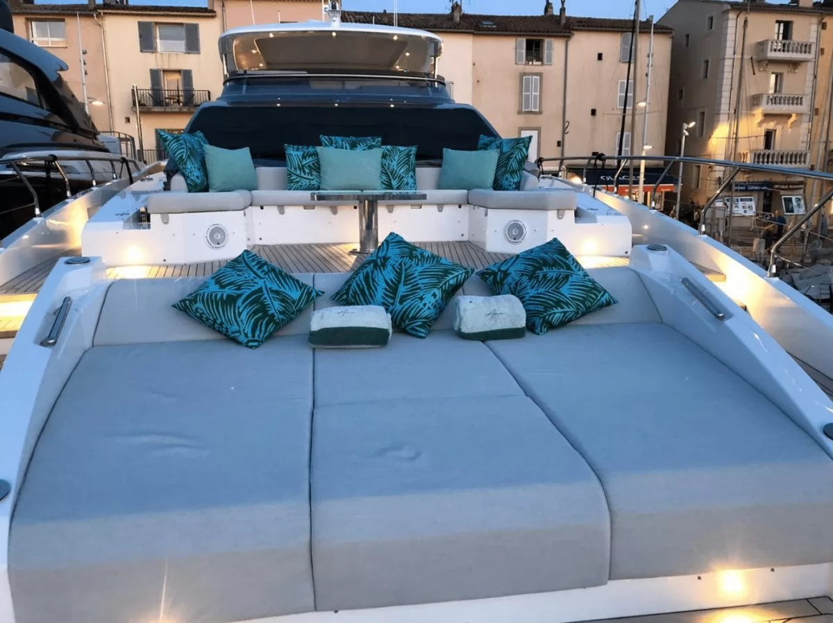 Azimut Grande 27